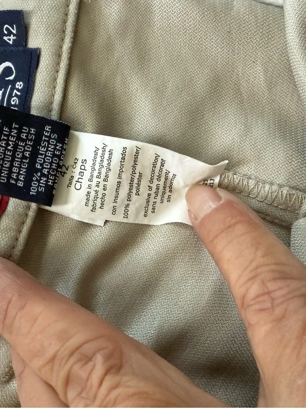 Chaps Men's Flat Front Shorts in Light Tan 42” waist pockets 10 inch inseam